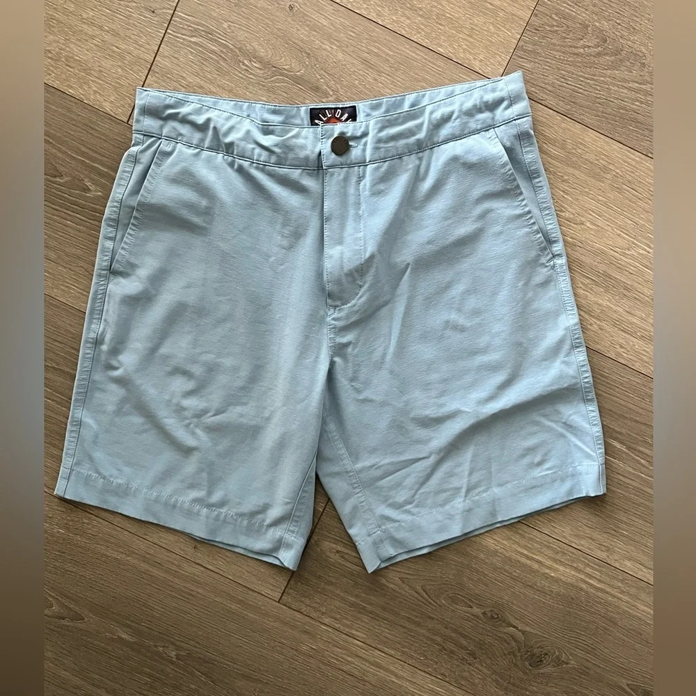 EUC Faherty Mens All Day Shorts Size 30 Color Light Blue